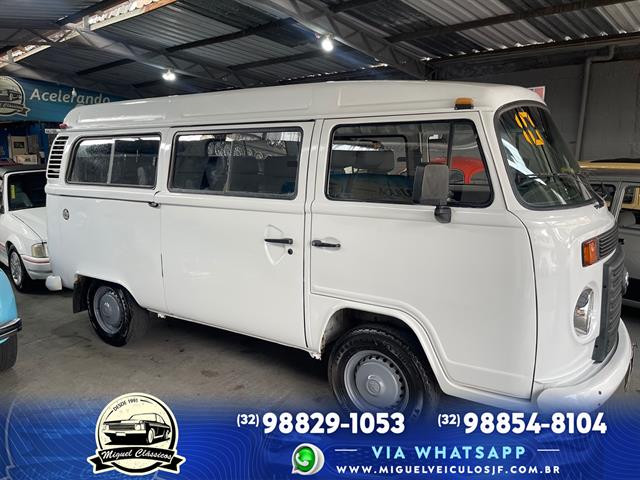 VOLKSWAGEN KOMBI LOTAÇÃO 1.4 MI TOTAL FLEX 8V 2010