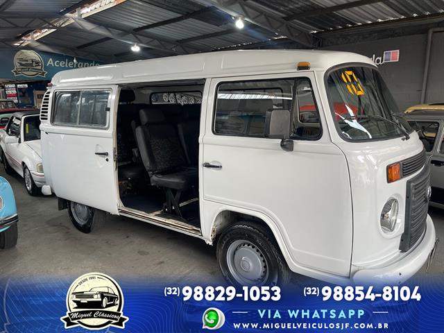 VOLKSWAGEN KOMBI LOTAÇÃO 1.4 MI TOTAL FLEX 8V 2010