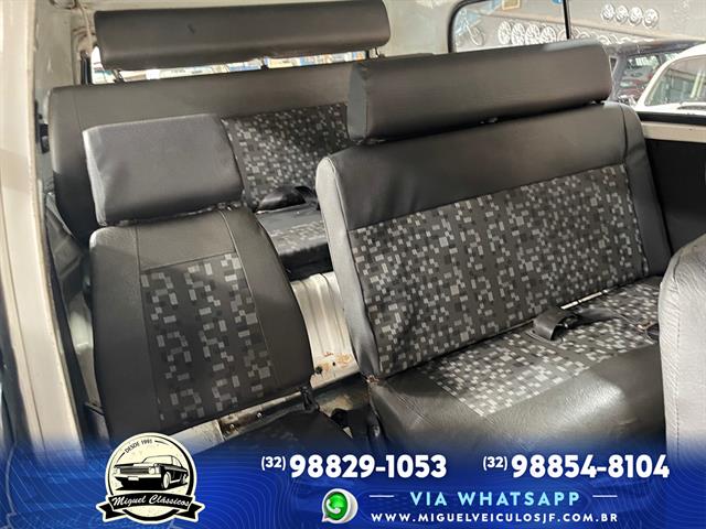 VOLKSWAGEN KOMBI LOTAÇÃO 1.4 MI TOTAL FLEX 8V 2010