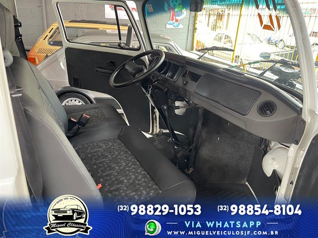 VOLKSWAGEN KOMBI LOTAÇÃO 1.4 MI TOTAL FLEX 8V 2010