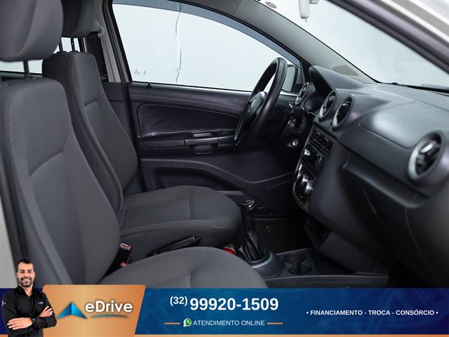 VOLKSWAGEN VOYAGE 1.0/1.0 CITY MI TOTAL FLEX 8V 4P 2013