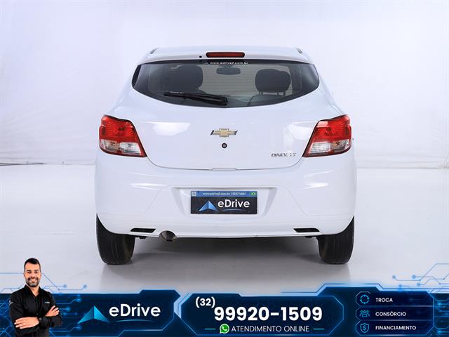 CHEVROLET ONIX HATCH LT 1.0 8V FLEXPOWER 5P MEC. 2015