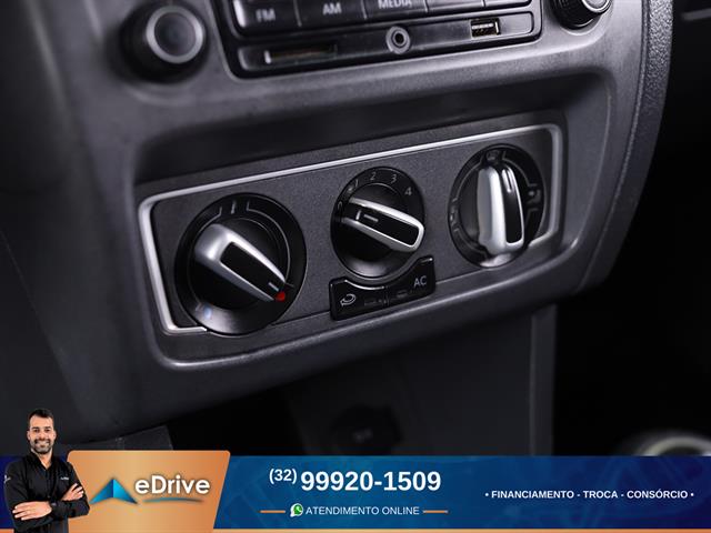 VOLKSWAGEN Fox 1.6 MI TOTAL FLEX 8V 5P 2014