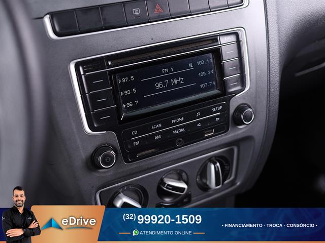 VOLKSWAGEN Fox 1.6 MI TOTAL FLEX 8V 5P 2014