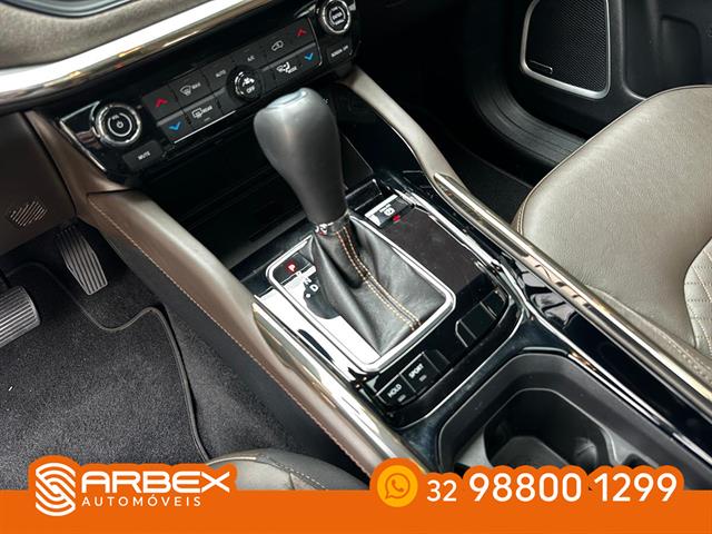 JEEP COMMANDER OVERLAND T270 1.3 TB FLEX AUT. 2025