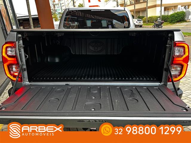 TOYOTA HILUX CD SRX 4X4 2.8 TDI 16V DIESEL AUT. 2024