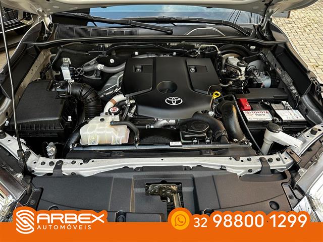 TOYOTA HILUX CD SRX 4X4 2.8 TDI 16V DIESEL AUT. 2024