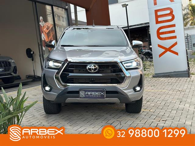 TOYOTA HILUX CD SRX 4X4 2.8 TDI 16V DIESEL AUT. 2024