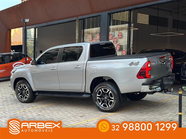 TOYOTA HILUX CD SRX 4X4 2.8 TDI 16V DIESEL AUT. 2024