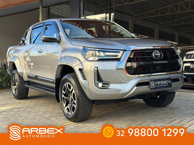 TOYOTA HILUX CD SRX PLUS 4X4 2.8 TDI DIE. AUT. 2024
