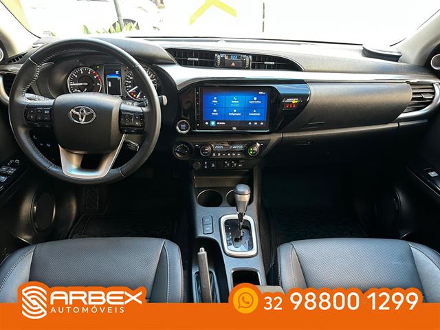 TOYOTA HILUX CD SRX PLUS 4X4 2.8 TDI DIE. AUT. 2024