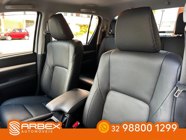 TOYOTA HILUX CD SRX PLUS 4X4 2.8 TDI DIE. AUT. 2024