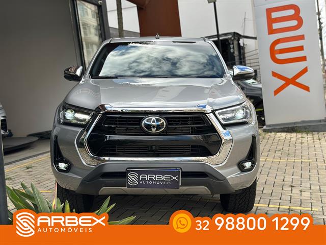 TOYOTA HILUX CD SRX 4X4 2.8 TDI 16V DIESEL AUT. 2024