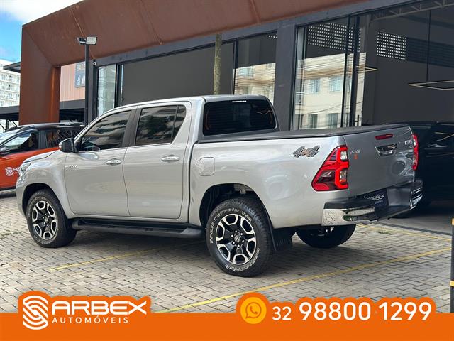 TOYOTA HILUX CD SRX 4X4 2.8 TDI 16V DIESEL AUT. 2024