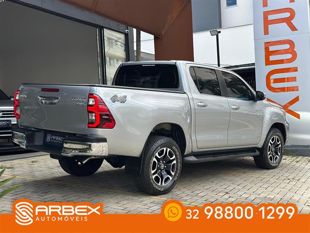 TOYOTA HILUX CD SRX 4X4 2.8 TDI 16V DIESEL AUT. 2024