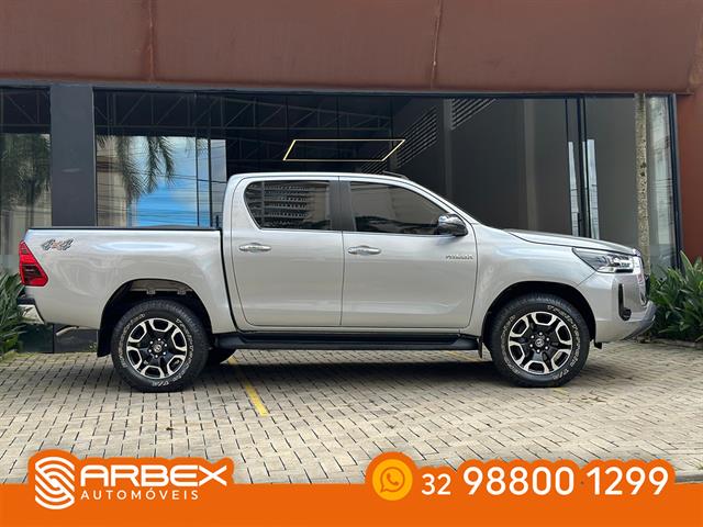 TOYOTA HILUX CD SRX 4X4 2.8 TDI 16V DIESEL AUT. 2024
