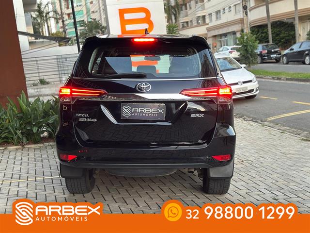 TOYOTA HILUX SW4 SRX 4X4 2.8 TDI 16V DIES. AUT. 2019