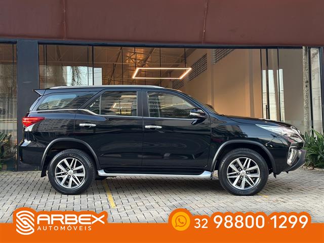 TOYOTA HILUX SW4 SRX 4X4 2.8 TDI 16V DIES. AUT. 2019