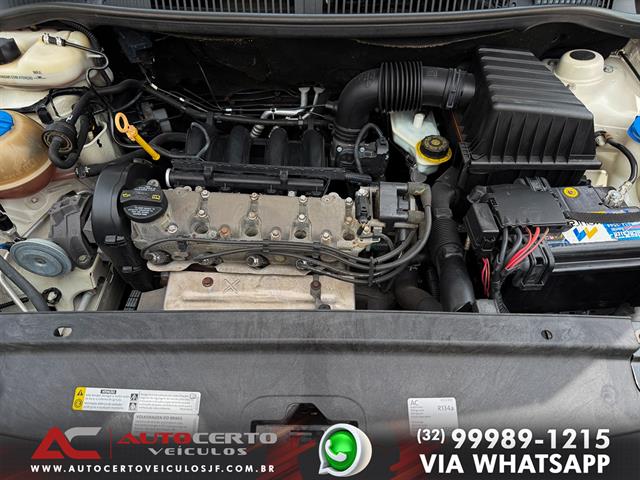 VOLKSWAGEN FOX COMFORTLINE 1.6 FLEX 8V 5P 2015