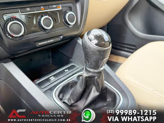 VOLKSWAGEN JETTA COMFORTLINE  2.0 T.FLEX 8V 4P MEC. 2012