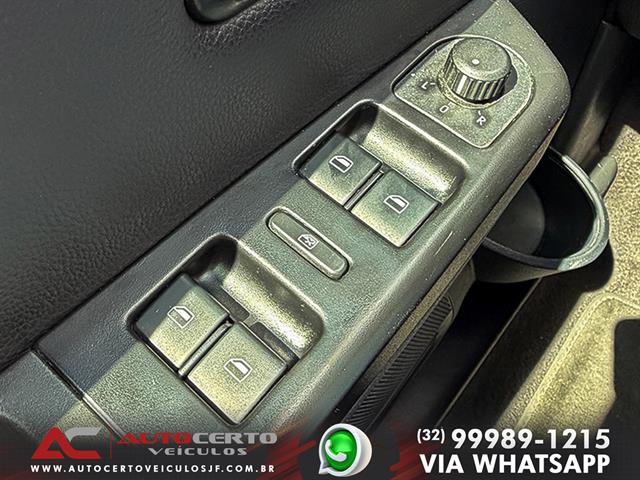VOLKSWAGEN FOX ROCK IN RIO 1.6 MI TOTAL FLEX 8V 5P 2015/2016